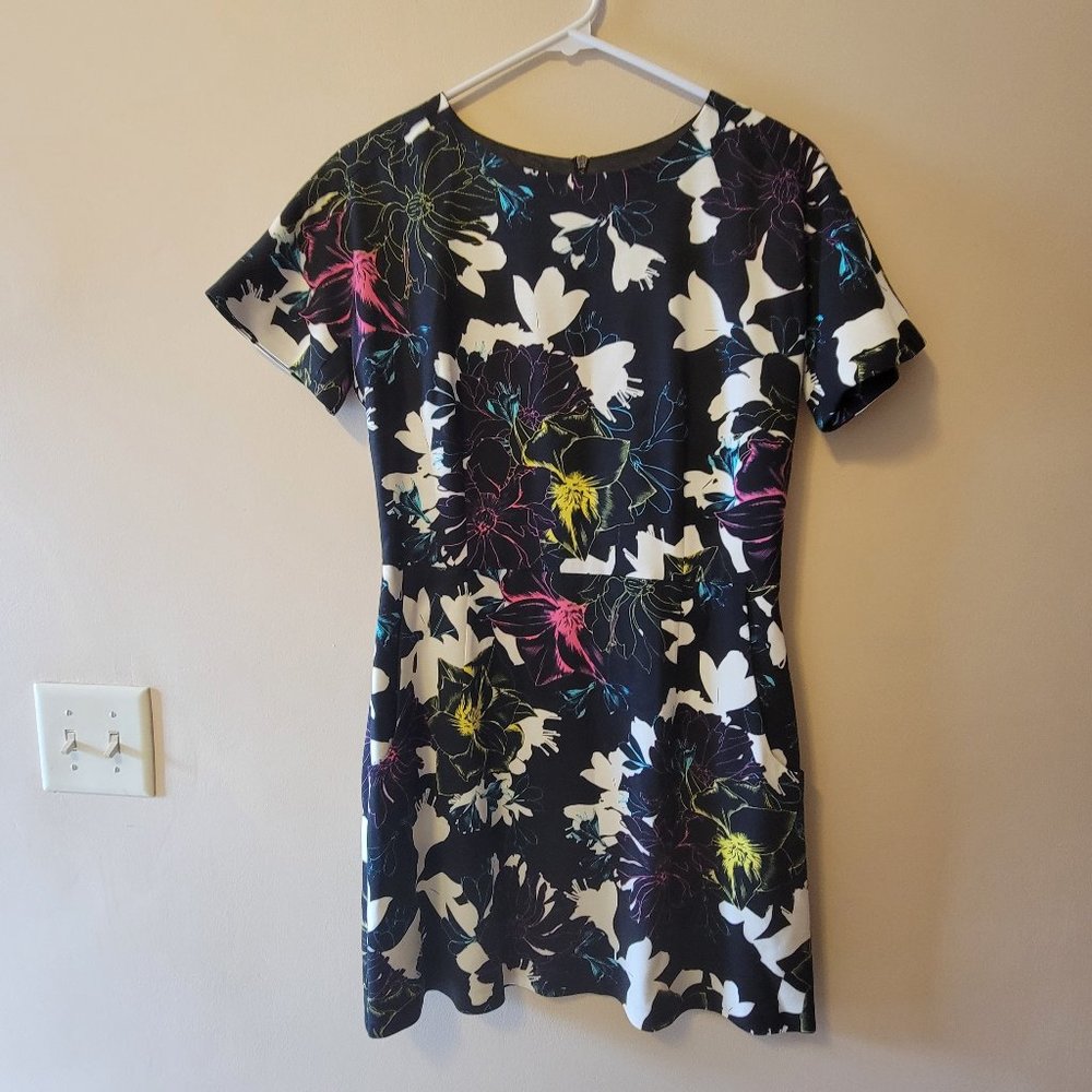 French Connection Short Sleeve Floral Minidress with Pockets Size 8